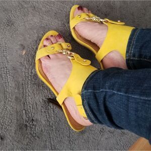 women's shoes yellow 6.5 